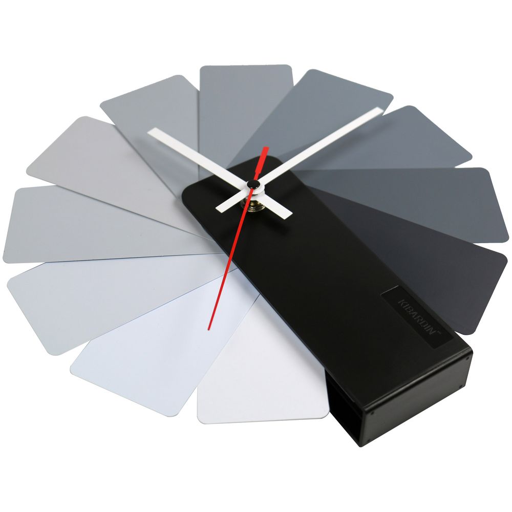 картинка Часы настенные Transformer Clock. Black & Monochrome от магазина "Paul's collection"